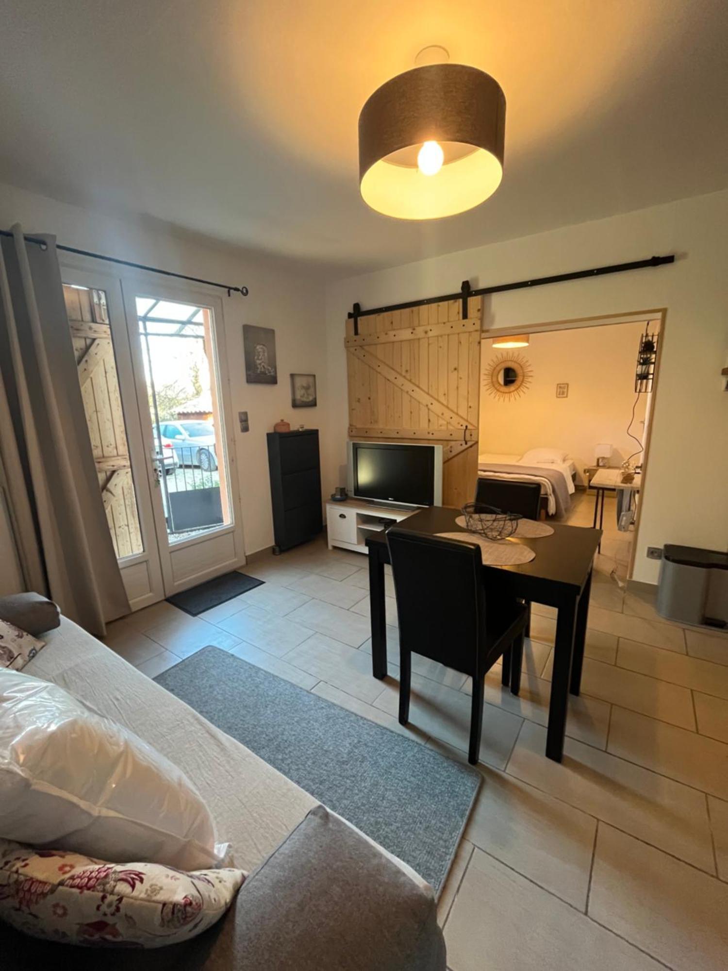 Studio Cosy Avec Climatisation Et Terrasse Malataverne Eksteriør billede