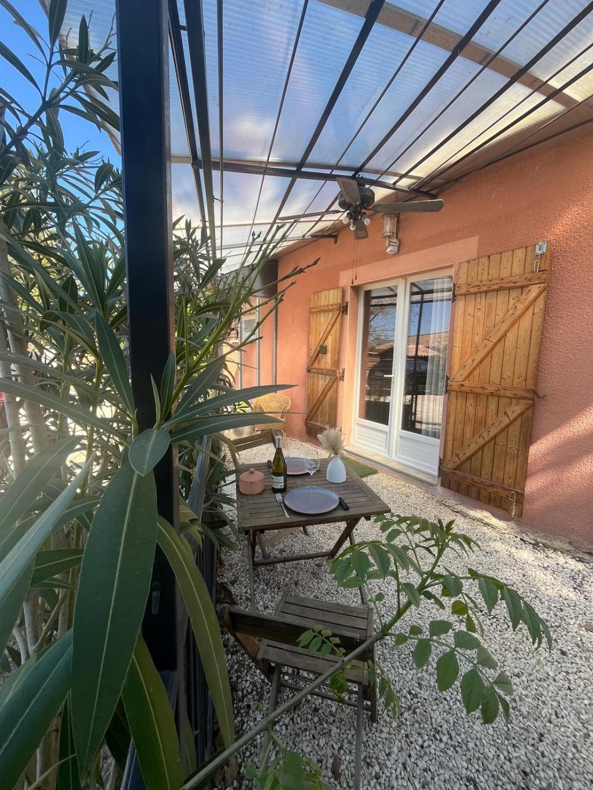 Studio Cosy Avec Climatisation Et Terrasse Malataverne Eksteriør billede